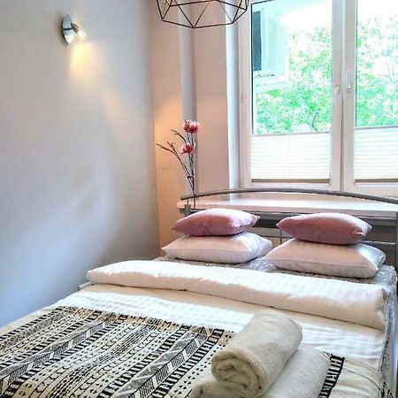 Chill & Explore By Cooee Apartments วอร์ซอ ภายนอก รูปภาพ