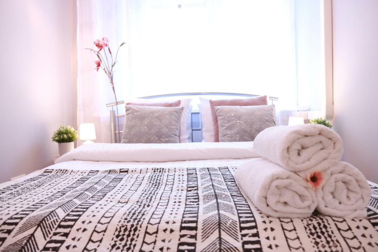 Chill & Explore By Cooee Apartments วอร์ซอ ภายนอก รูปภาพ