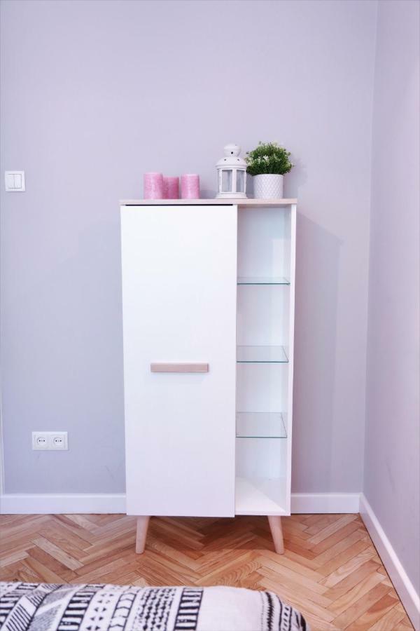 Chill & Explore By Cooee Apartments วอร์ซอ ภายนอก รูปภาพ