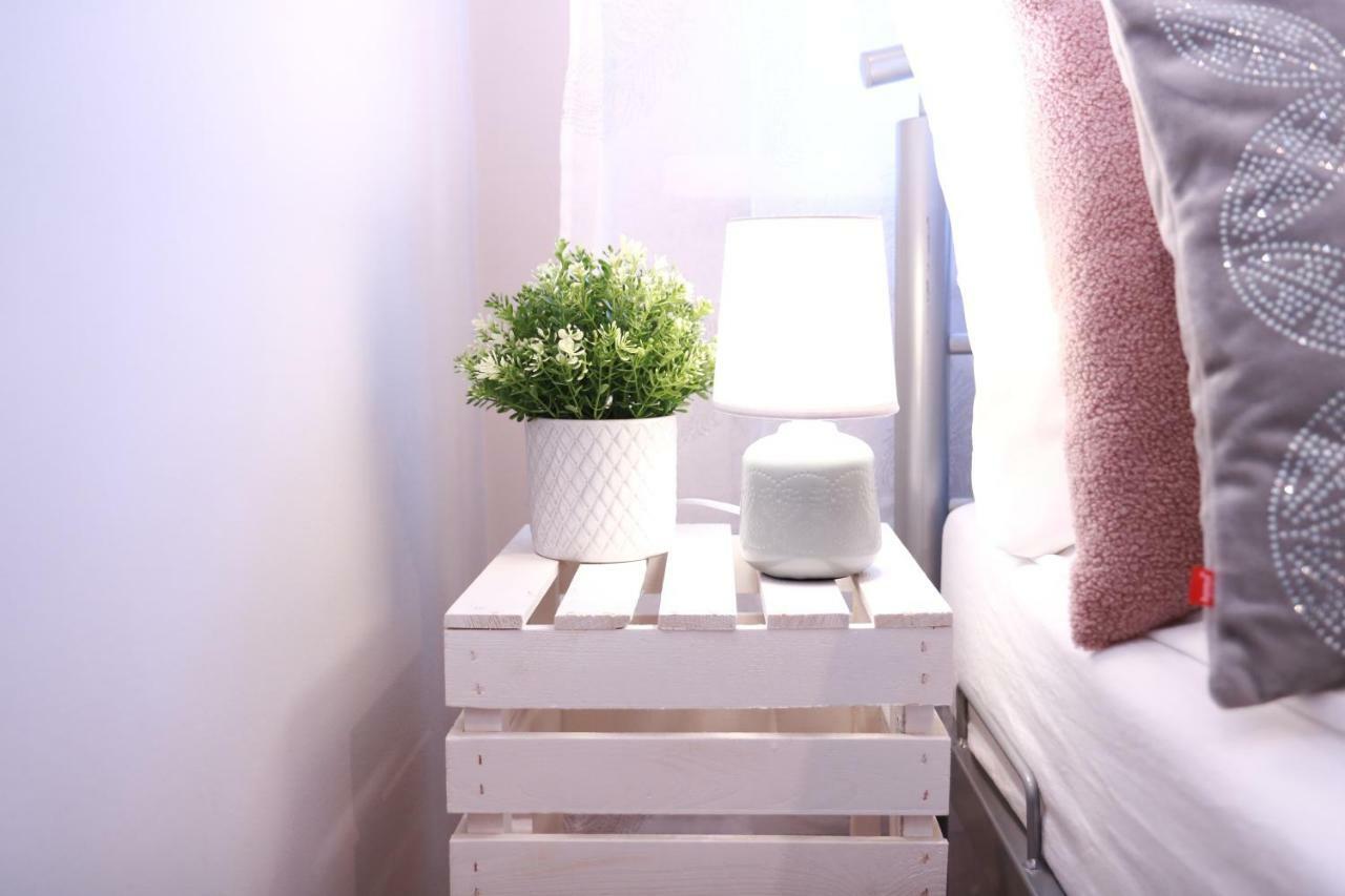 Chill & Explore By Cooee Apartments วอร์ซอ ภายนอก รูปภาพ