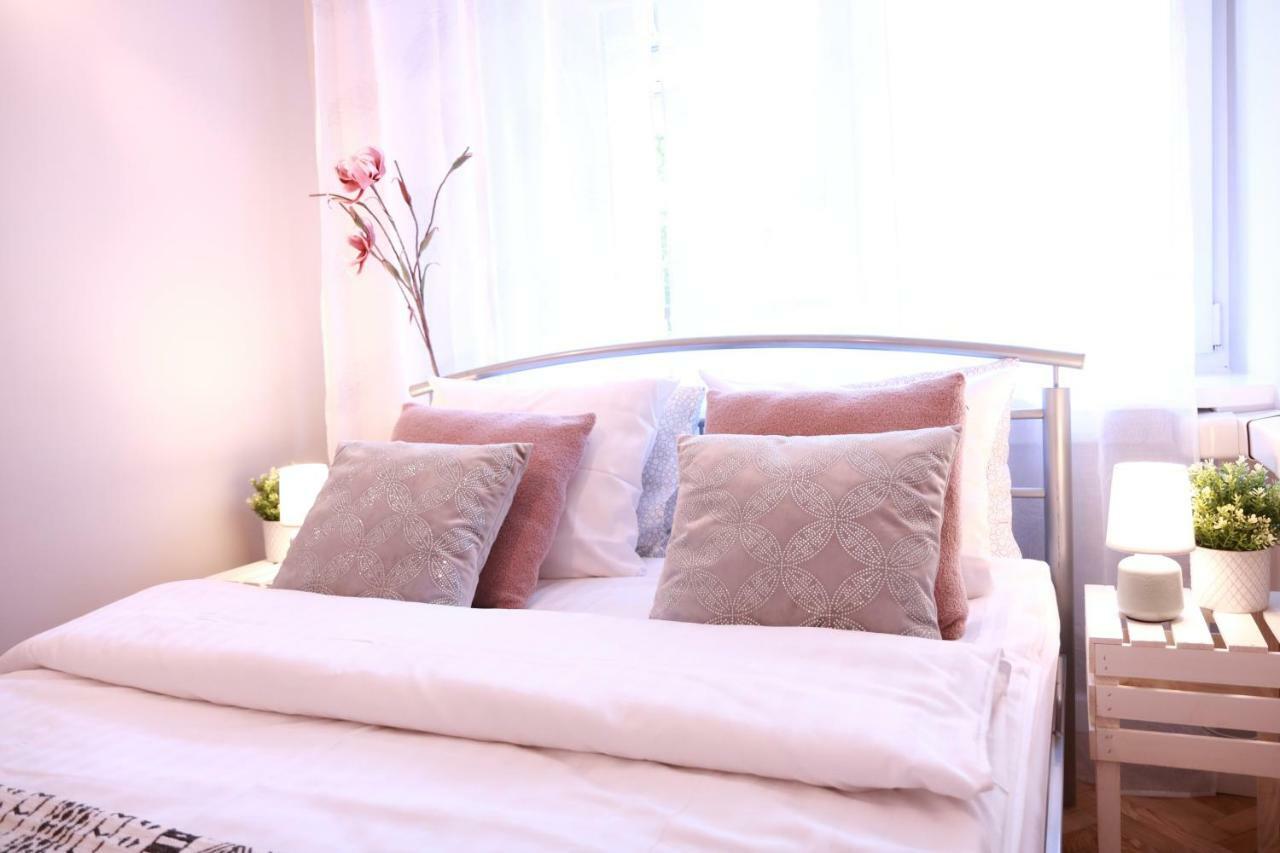 Chill & Explore By Cooee Apartments วอร์ซอ ภายนอก รูปภาพ