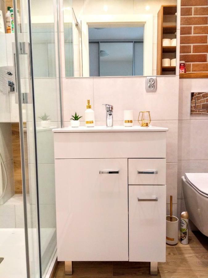 Chill & Explore By Cooee Apartments วอร์ซอ ภายนอก รูปภาพ