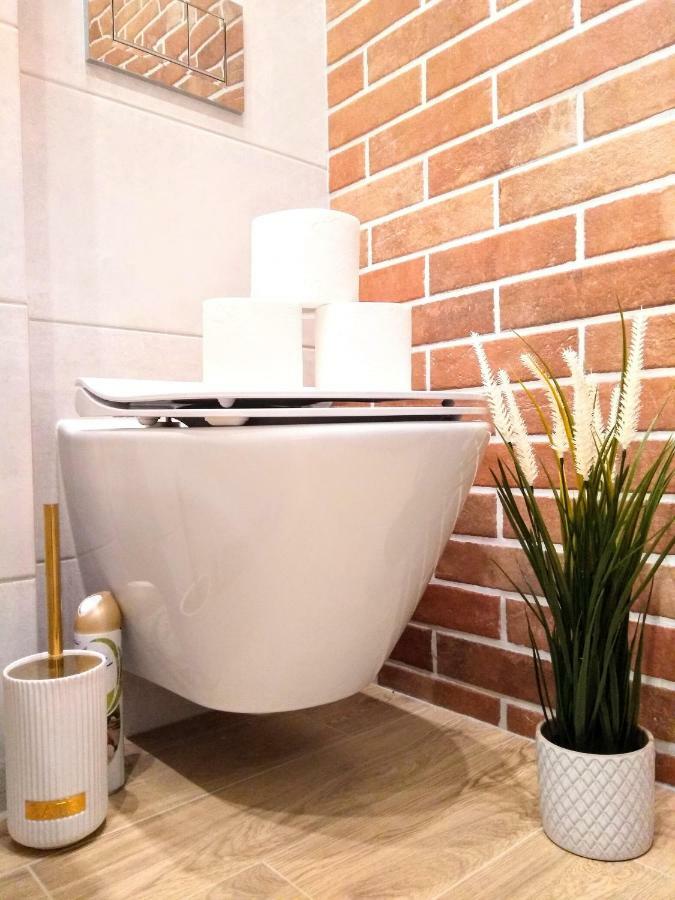 Chill & Explore By Cooee Apartments วอร์ซอ ภายนอก รูปภาพ