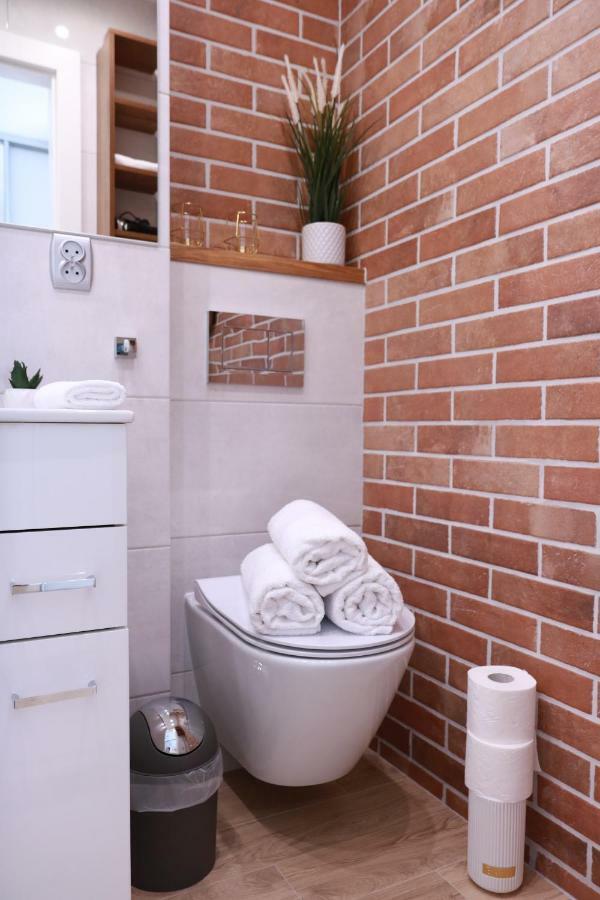 Chill & Explore By Cooee Apartments วอร์ซอ ภายนอก รูปภาพ