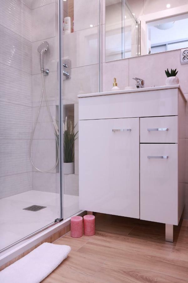 Chill & Explore By Cooee Apartments วอร์ซอ ภายนอก รูปภาพ