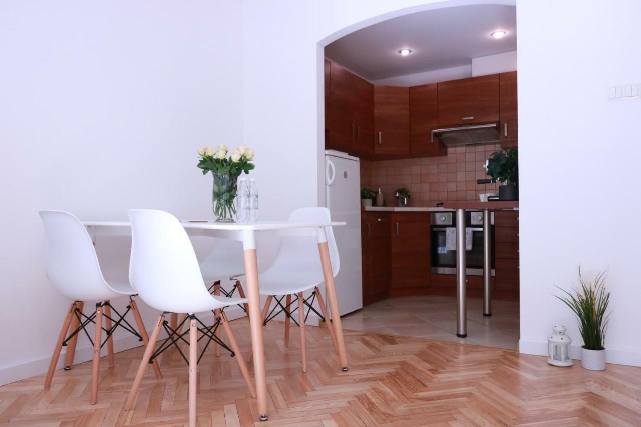 Chill & Explore By Cooee Apartments วอร์ซอ ภายนอก รูปภาพ